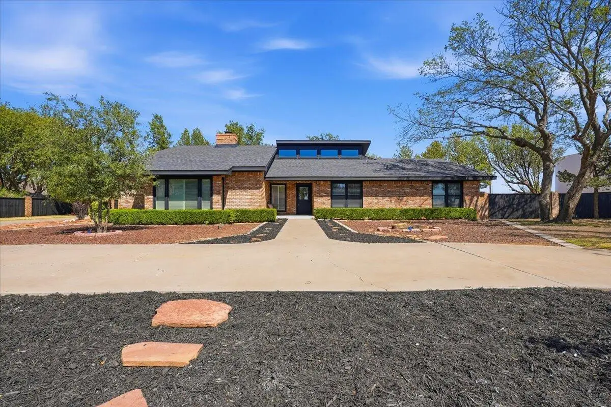 107 Wood Circle, Levelland, TX 79336 - #1