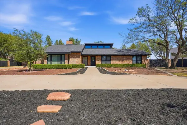 107 Wood Circle, Levelland, TX 79336