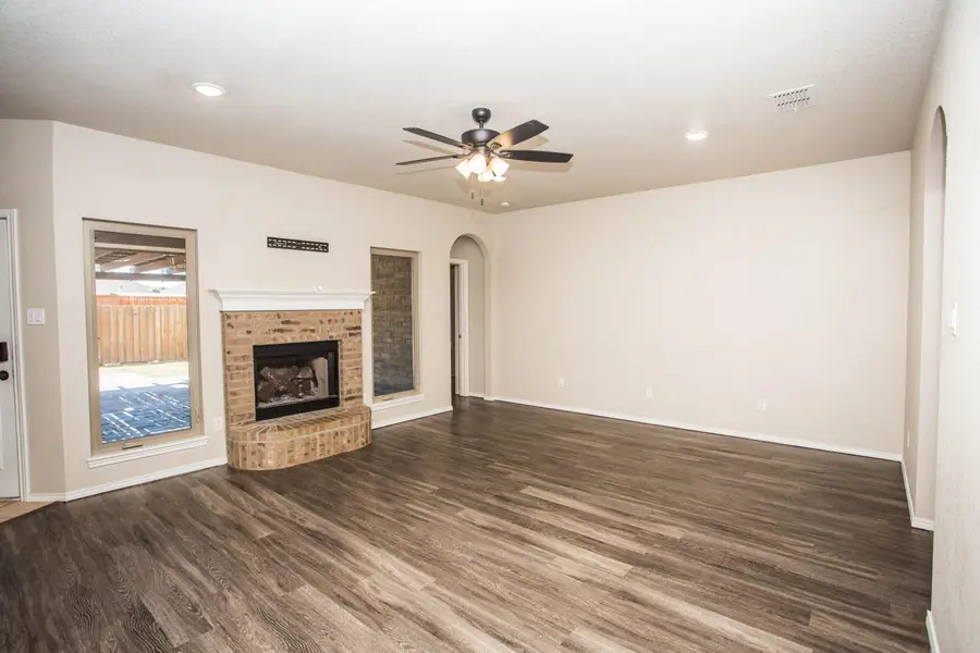 607 N 8th Street, Wolfforth, TX 79382 - #3