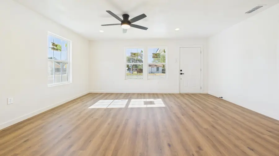 922 W 11th Street, Littlefield, TX 79339 - #3