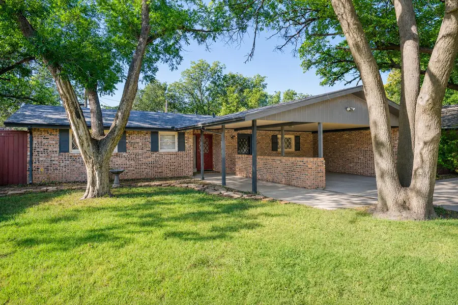 3211 38th Street, Lubbock, TX 79413 - #3