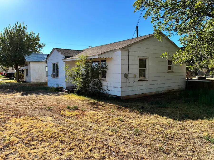902 9th Street, Shallowater, TX 79363 - #3