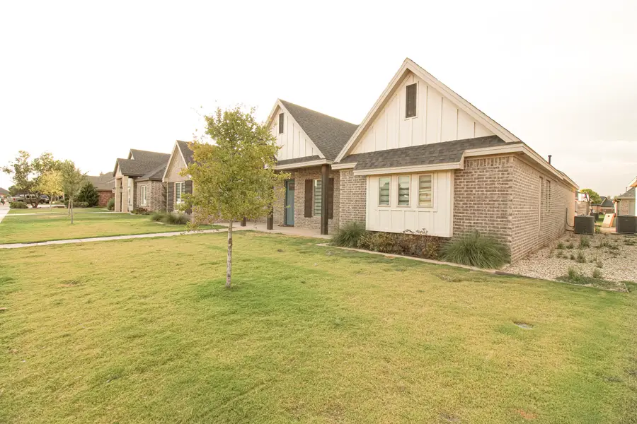 1302 N 14th Street, Wolfforth, TX 79382 - #3
