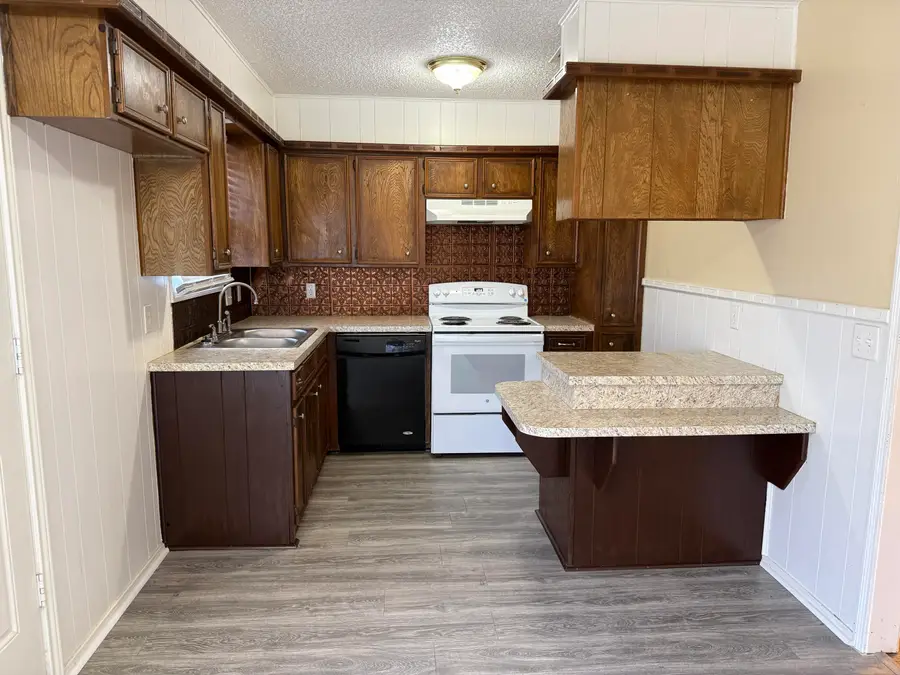 7916 Aberdeen Avenue, Lubbock, TX 79424 - #3