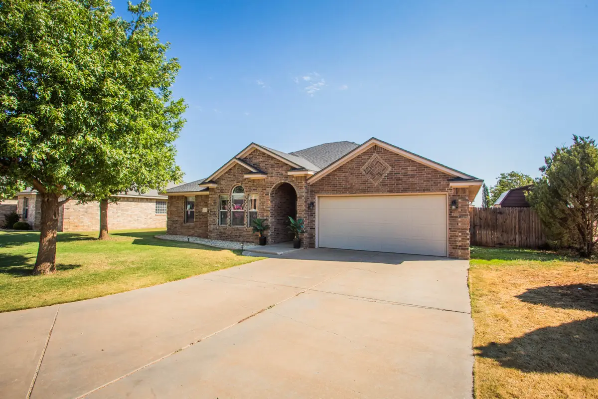 401 Mcmillen Avenue, Wolfforth, TX 79382 - #1