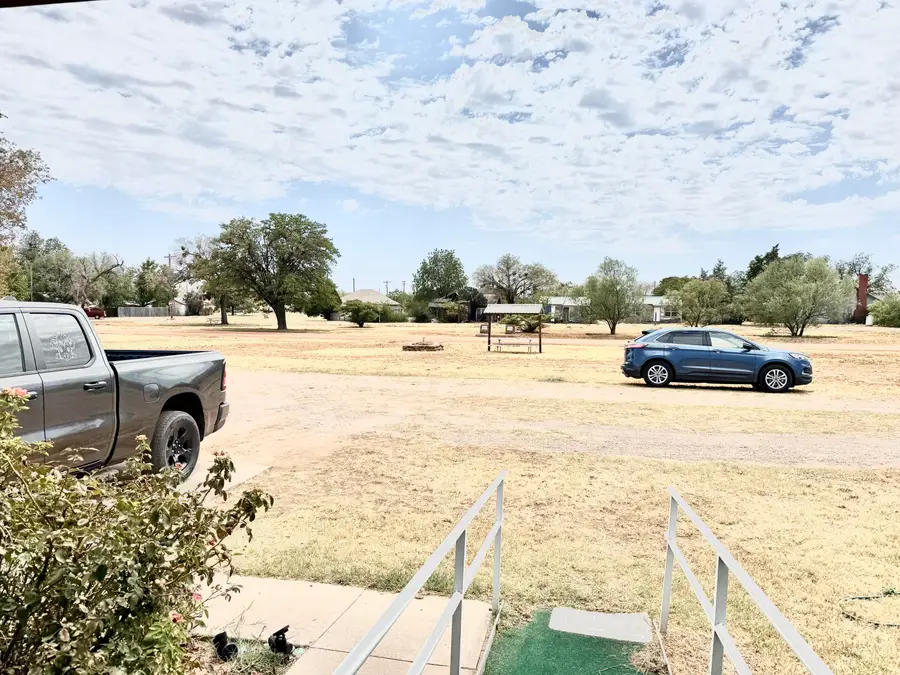 305 E 2nd Street, Spur, TX 79370 - #3