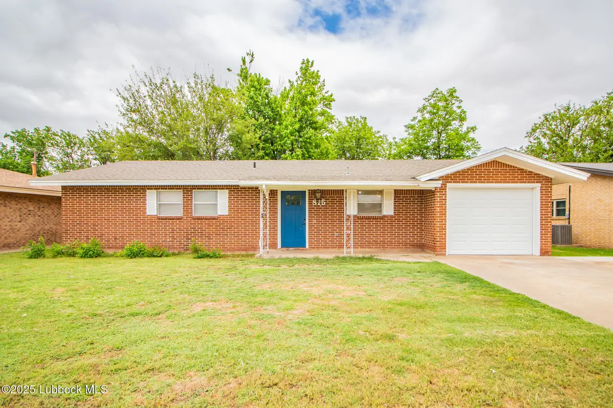 815 Cedar Street, Floydada, TX 79235 - #1
