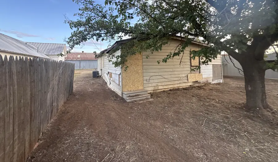 510 W 19th Street, Plainview, TX 79072 - #3