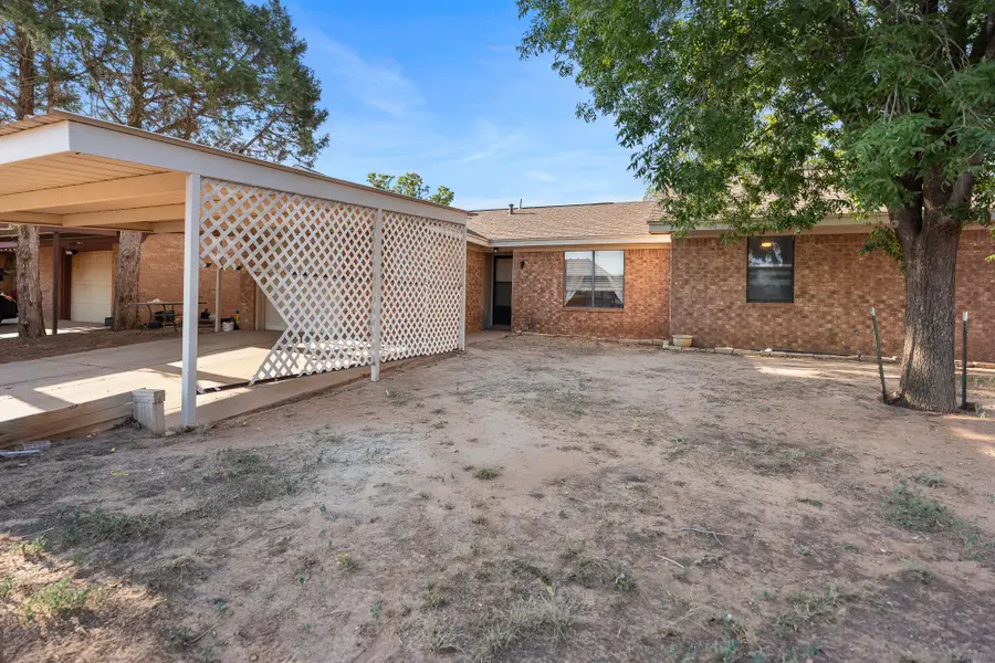 317 E 15th Street, Wolfforth, TX 79382 - #2