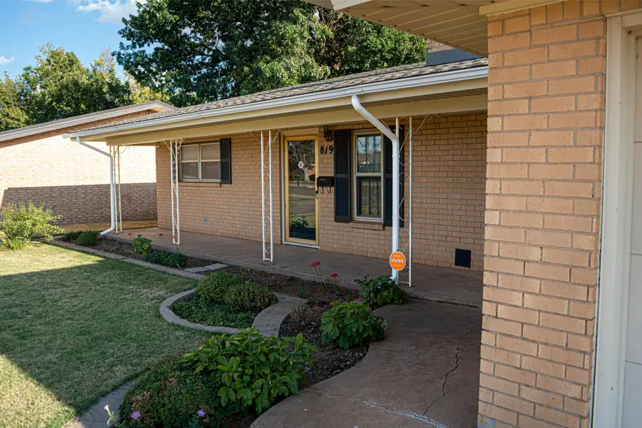 819 Cedar Street, Floydada, TX 79235 - #2