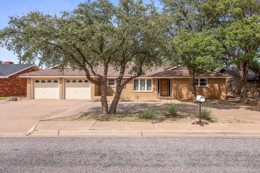 203 Cottonwood Lane, Levelland, TX 79336 - #3