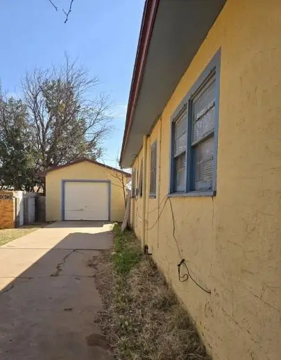 1106 E Broadway Street, Brownfield, TX 79316 - #2