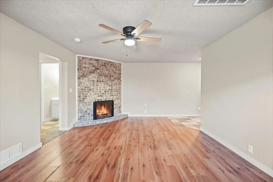 6915 Gary Avenue, Lubbock, TX 79413 - #2