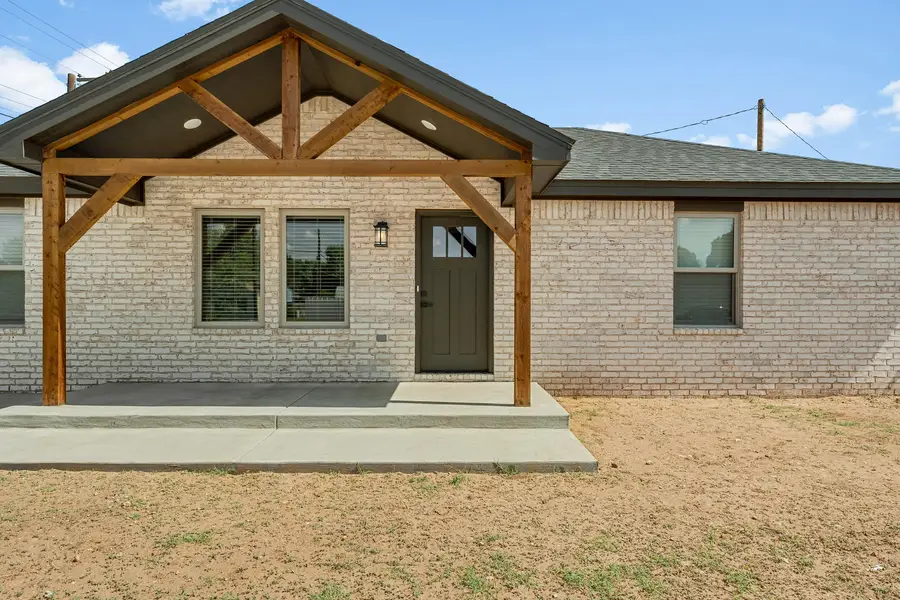 704 11th Street, Abernathy, TX 79311 - #2