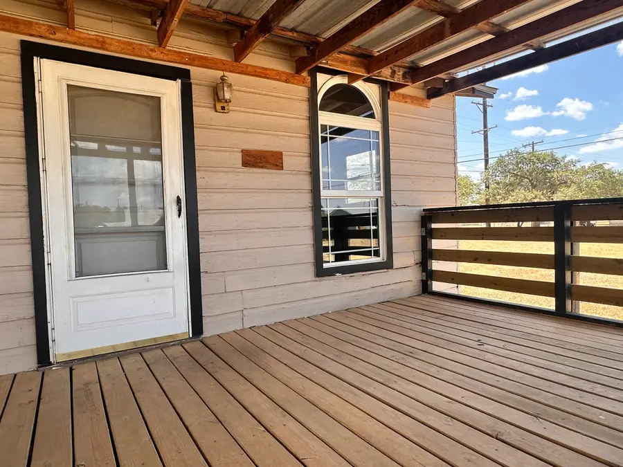 325 W Mississippi Street, Floydada, TX 79235 - #3