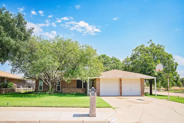 600 N Adams Avenue, Denver City, TX 79323