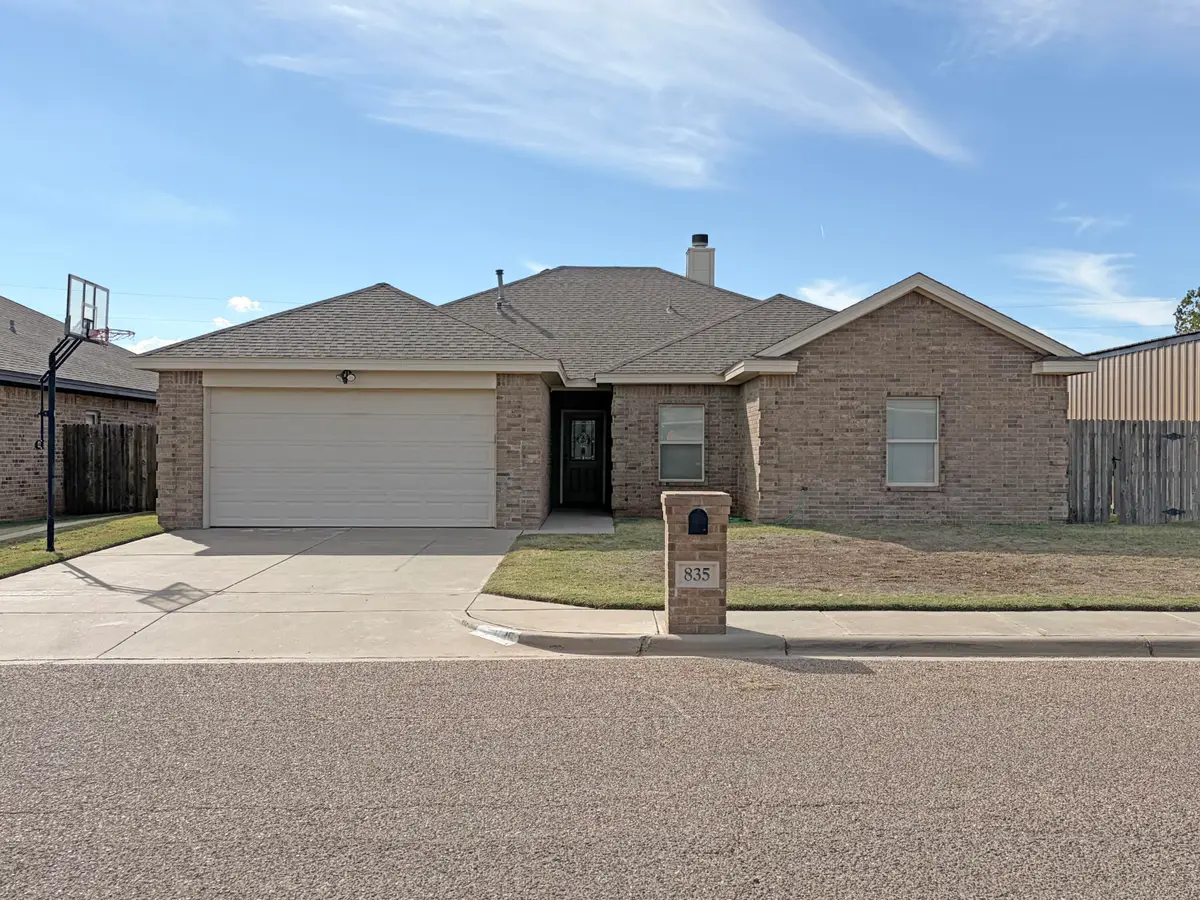 835 Avenue S, Shallowater, TX 79363 - #1