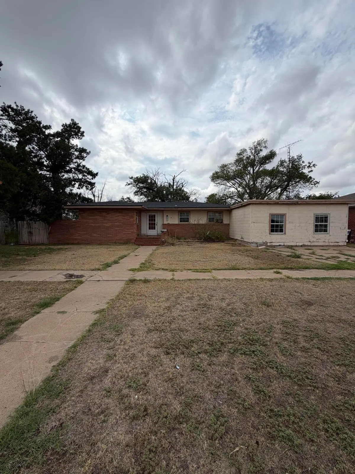 207 N Bowie Avenue, Tulia, TX 79088 - #1