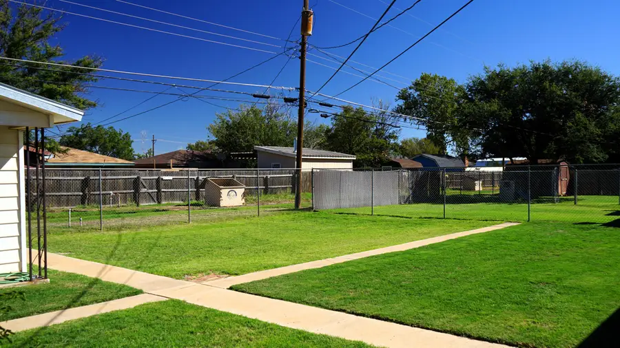 1221 W 14th Street, Littlefield, TX 79339 - #2