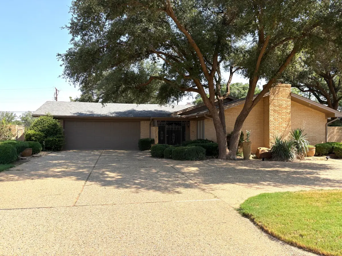 1701 E Carter Drive, Brownfield, TX 79316 - #1