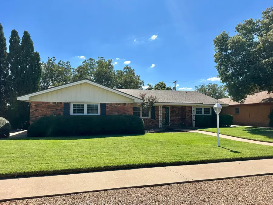 1505 W Crosby Street, Slaton, TX 79364 - #2