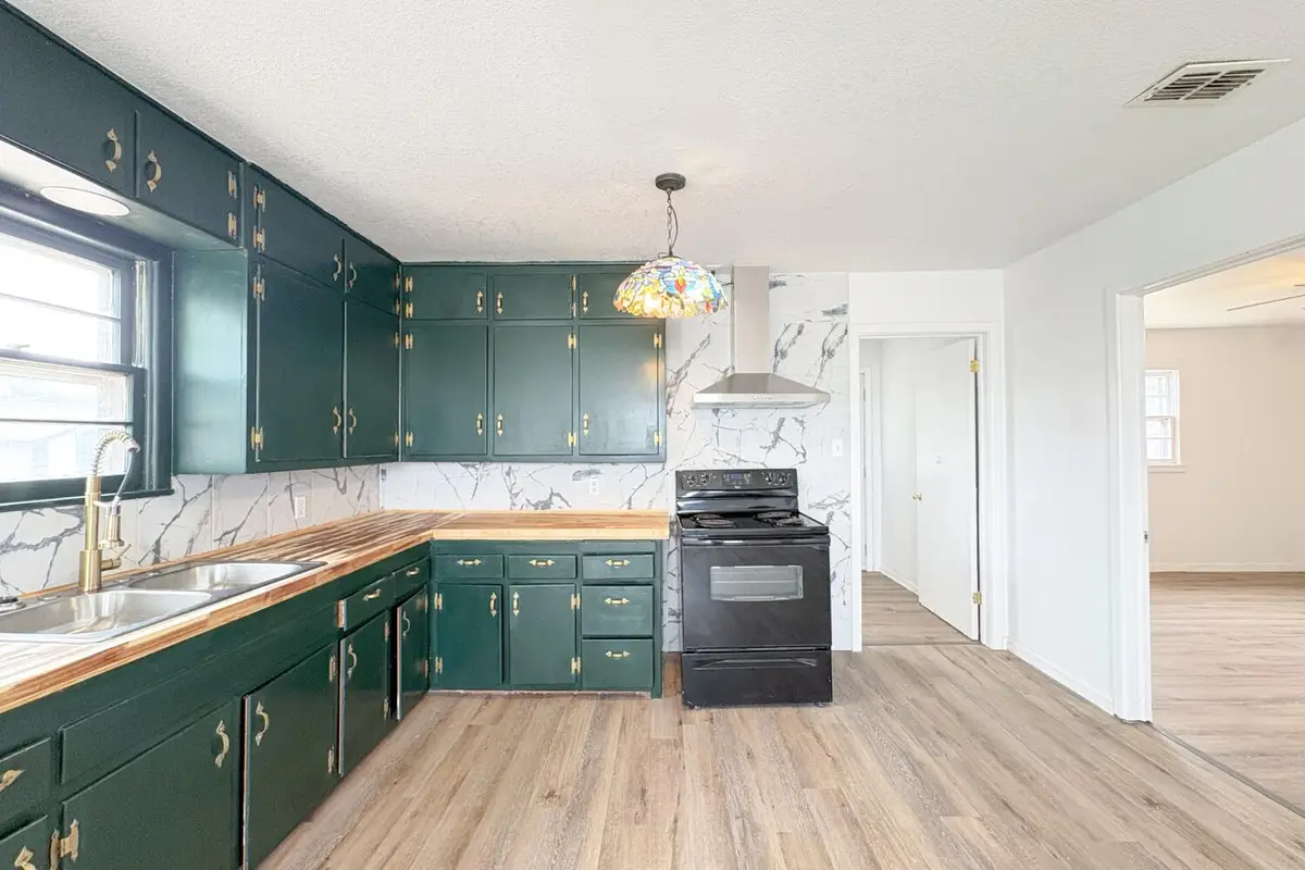 809 W 5th Street, Wolfforth, TX 79382 - #1