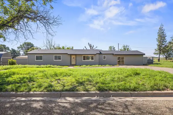 102 3rd Street, Plains, TX 79355