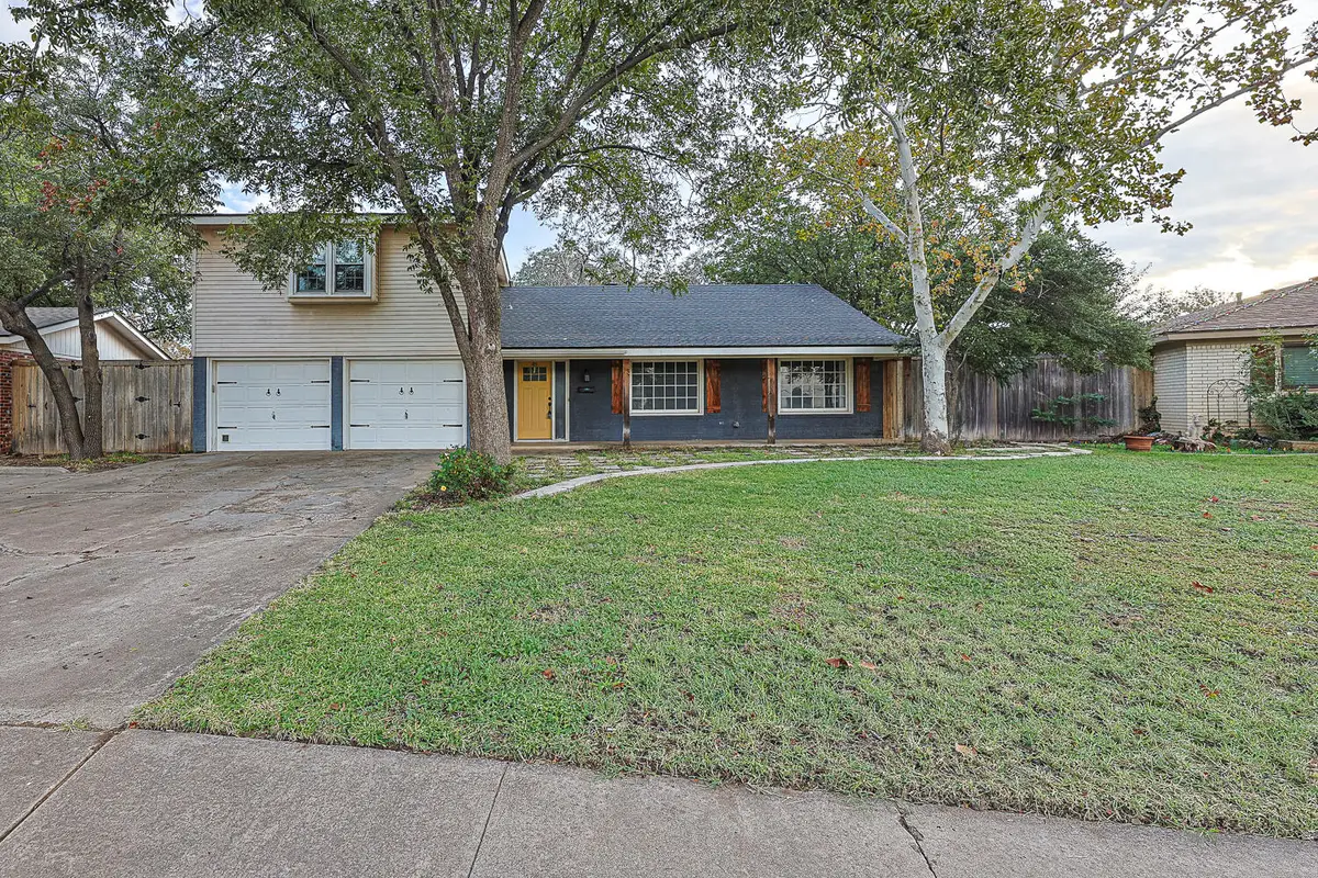 6903 Lynnhaven Drive, Lubbock, TX 79413 - #1