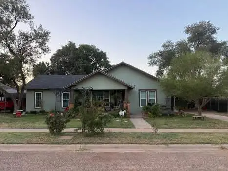 1916 N 3rd Street, Tahoka, TX 79373