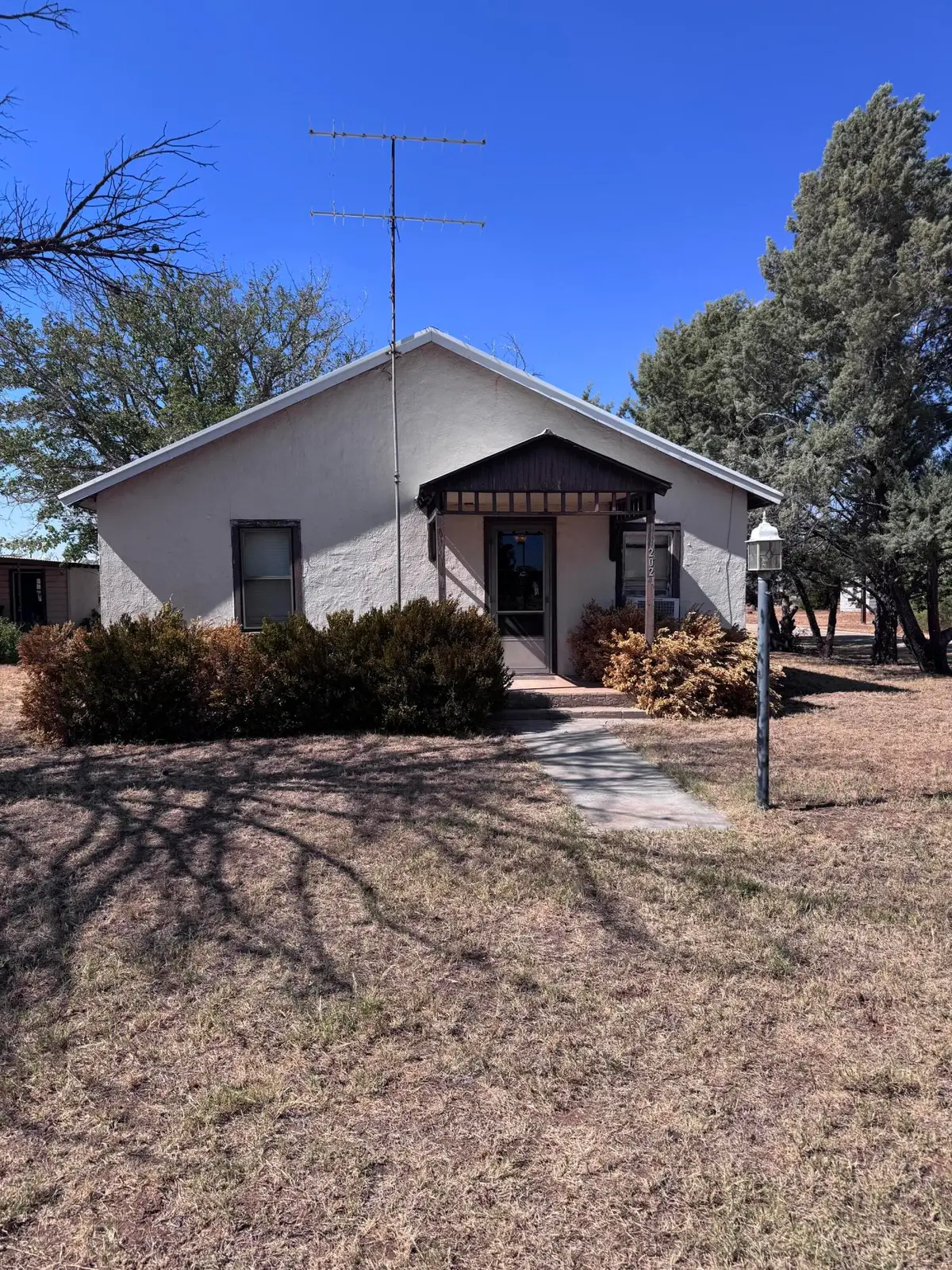 202 S Kelley Avenue, Jayton, TX 79528 - #1