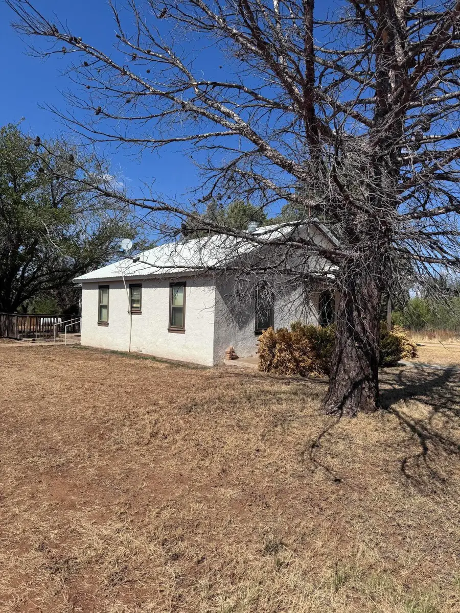 202 S Kelley Avenue, Jayton, TX 79528 - #2