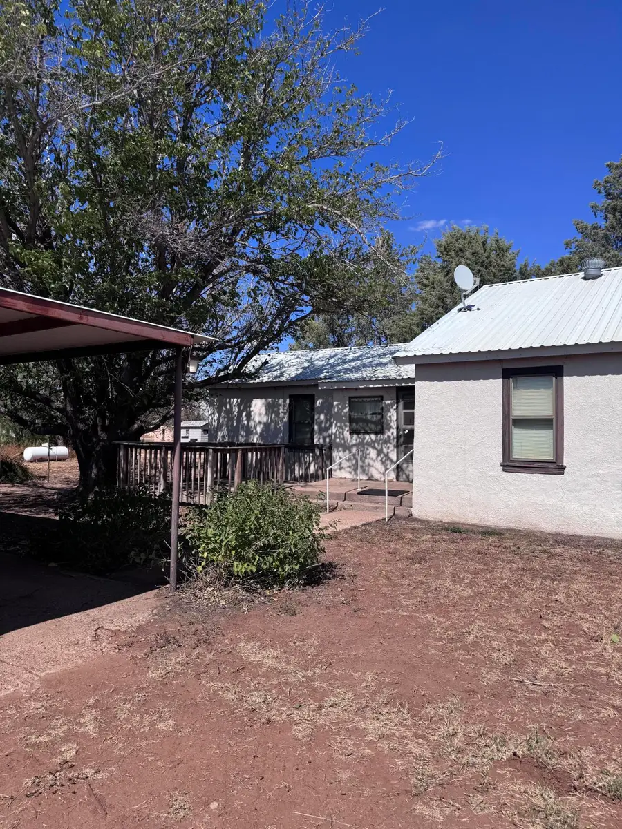 202 S Kelley Avenue, Jayton, TX 79528 - #3