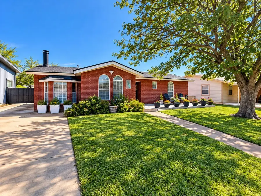 706 NW 12th Street, Andrews, TX 79714 - #2