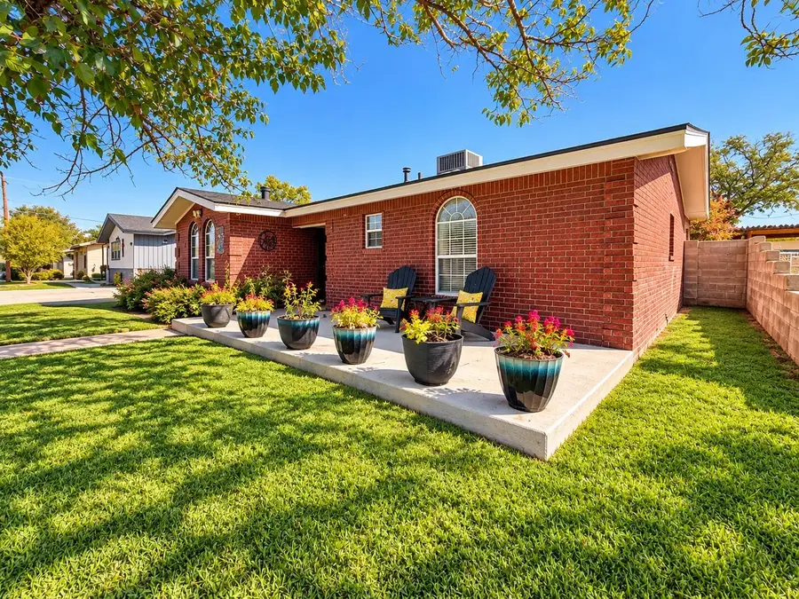 706 NW 12th Street, Andrews, TX 79714 - #3