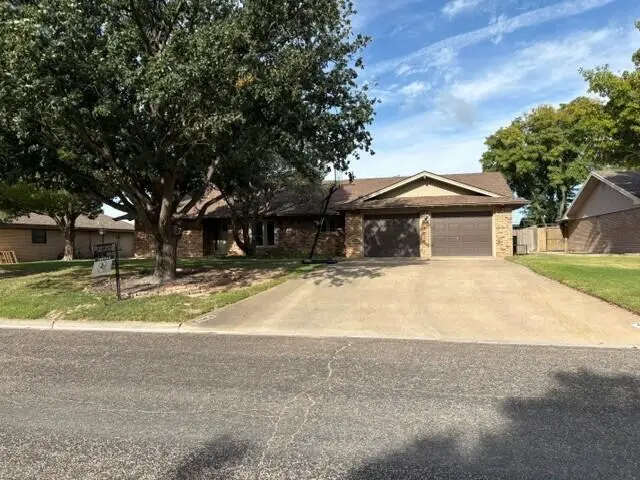 706 W 20th Street, Muleshoe, TX 79347 - #1