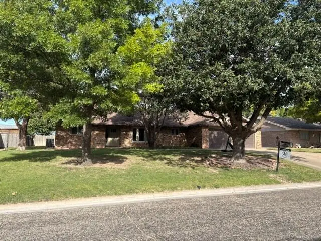 706 W 20th Street, Muleshoe, TX 79347 - #2