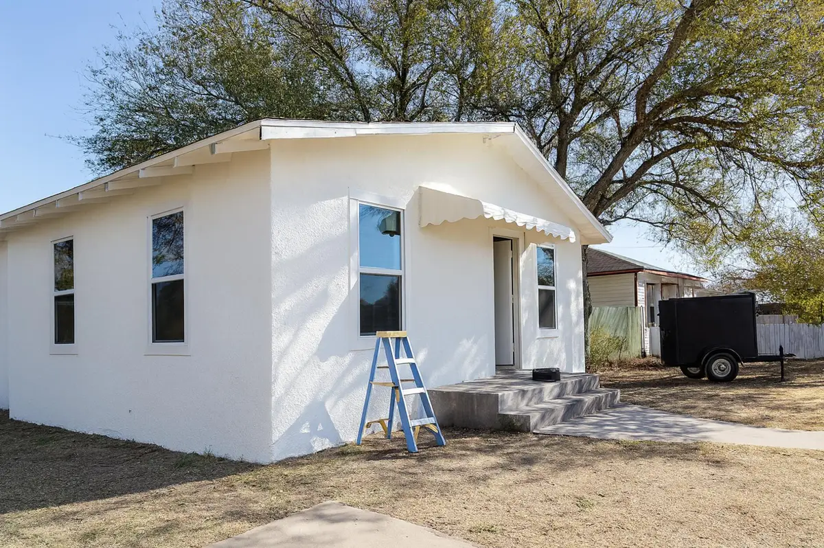 207 Temple Avenue, Lubbock, TX 79415 - #1