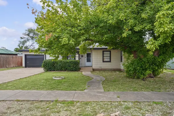 406 11th Street, Levelland, TX 79336