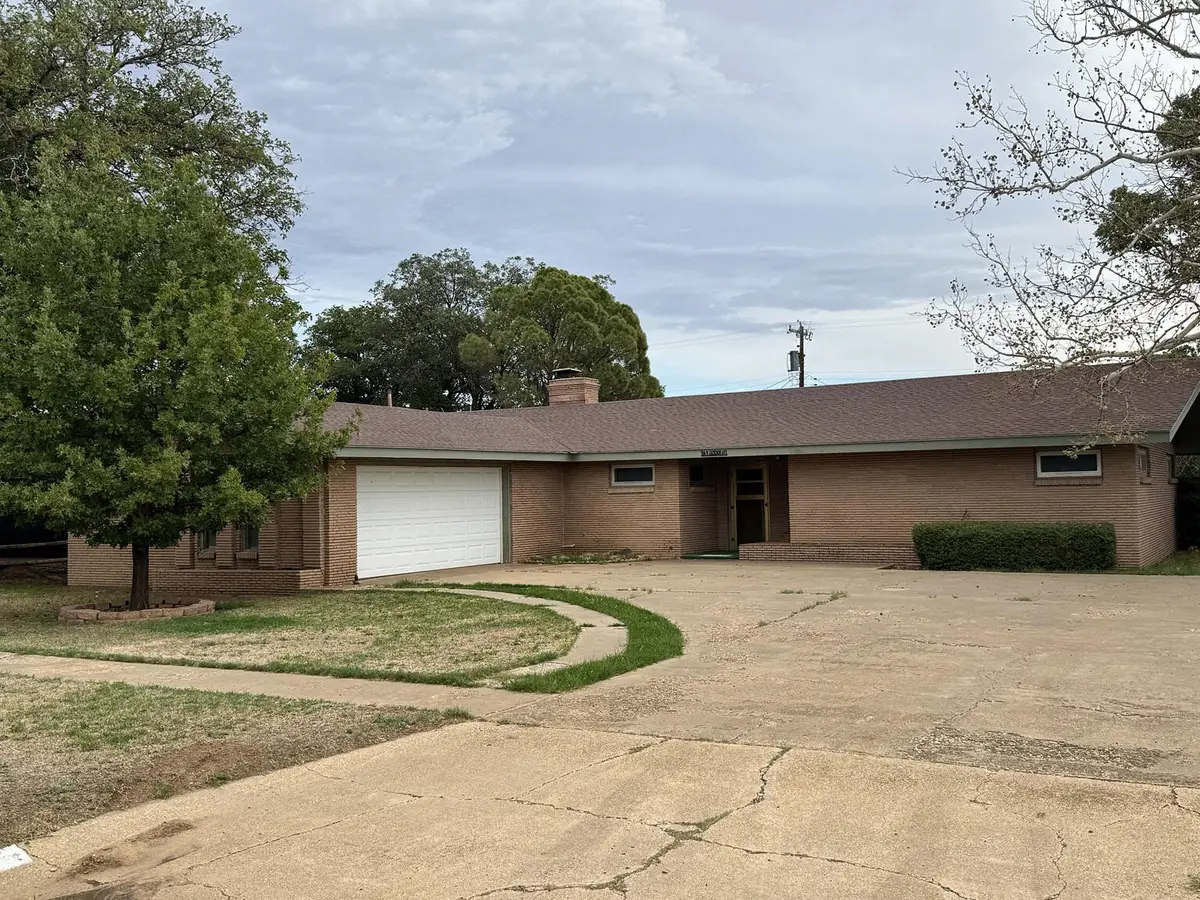 106 N Jackson Avenue, Lorenzo, TX 79343 - #1