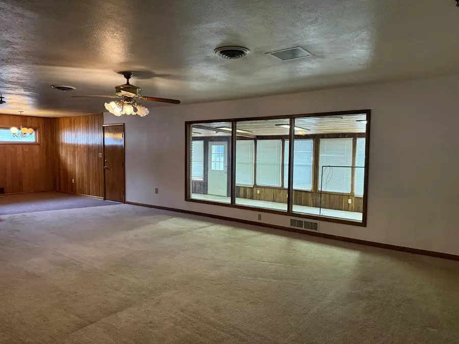106 N Jackson Avenue, Lorenzo, TX 79343 - #3