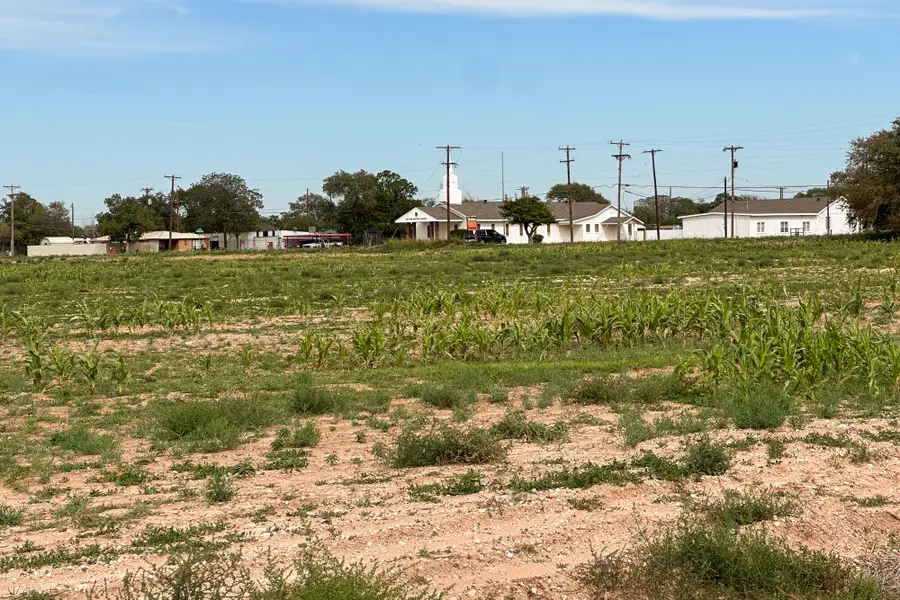 3902 Elm Avenue, Lubbock, TX 79404 - #3