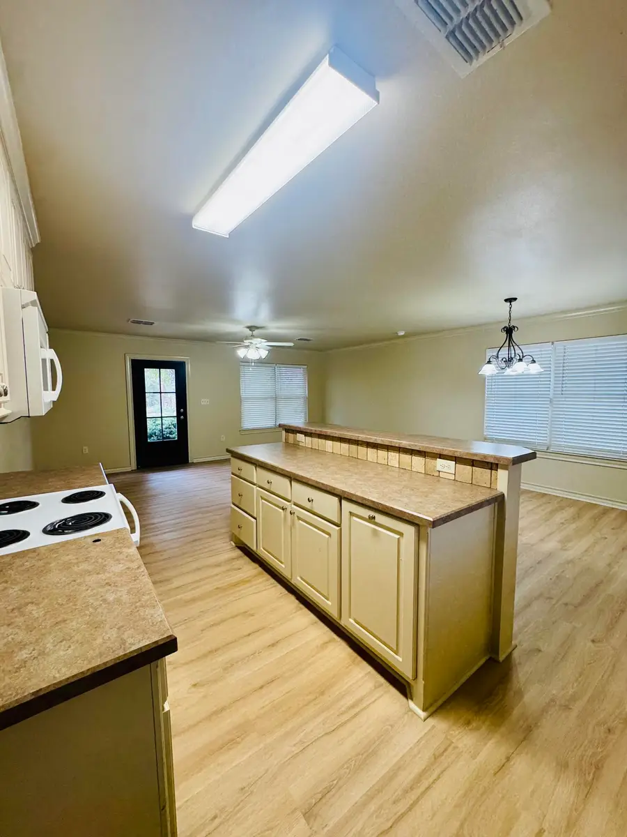 7420 Ivory Avenue, Lubbock, TX 79404 - #2