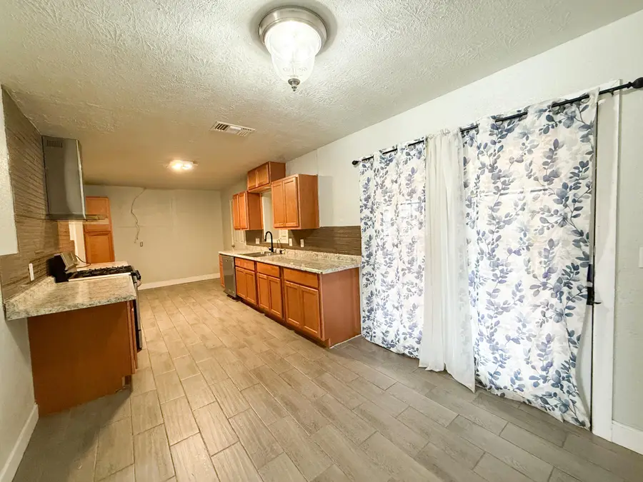 1916 73rd Street, Lubbock, TX 79423 - #3