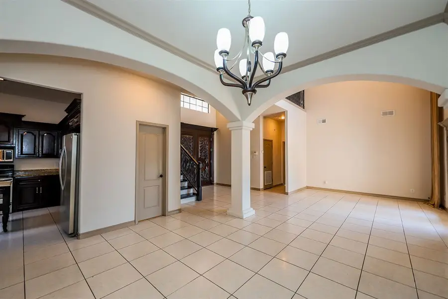 305 Lake Clark Ct, Laredo, TX 78041 - #3