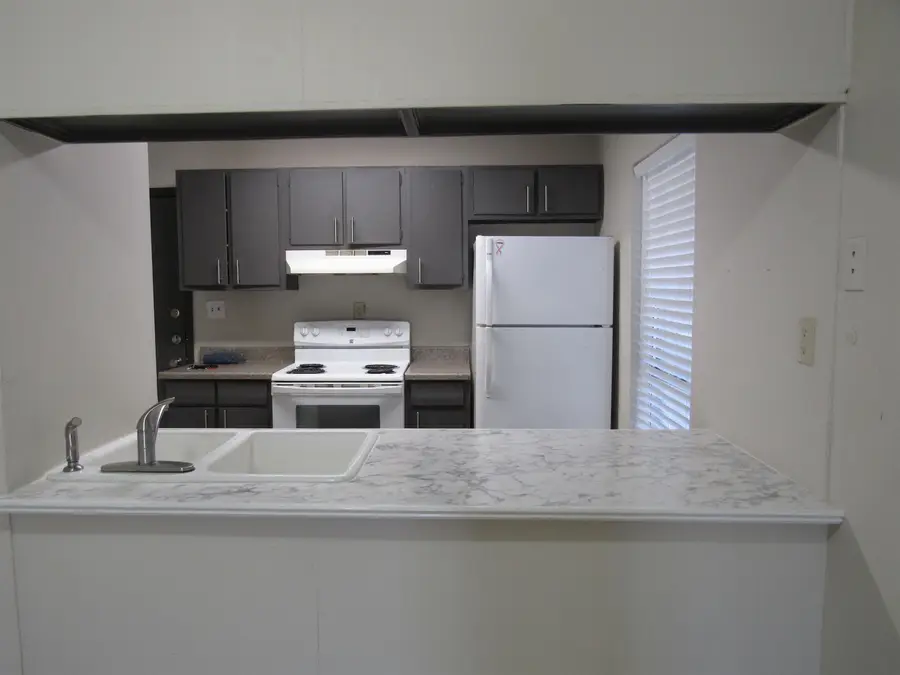 2401 E Frost St, Laredo, TX 78043 - Image #2