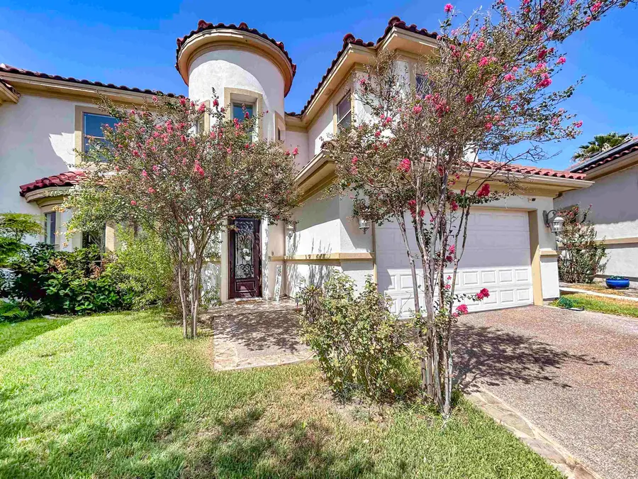 7213 Lake Victoria Rd, Laredo, TX 78041 - #3