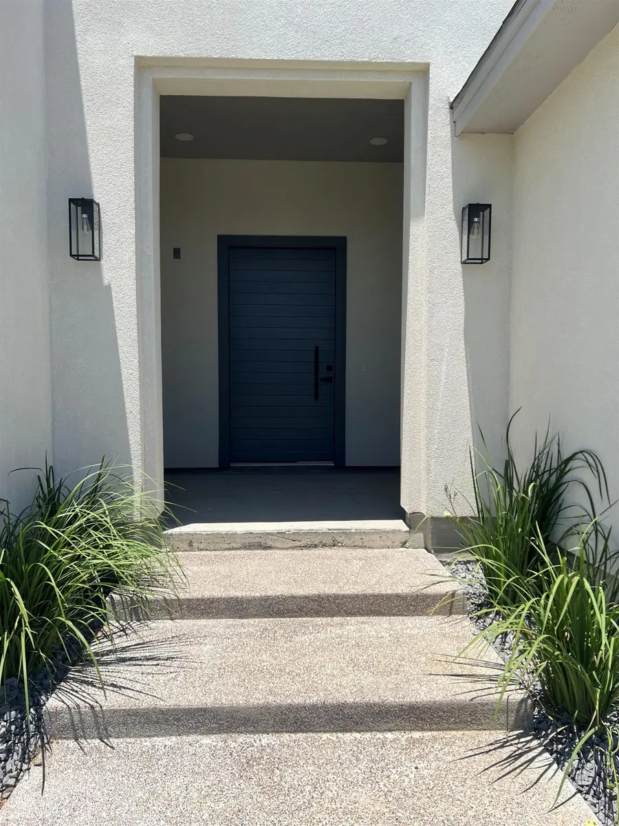 420 Placido Dr, Laredo, TX 78045 - Image #2