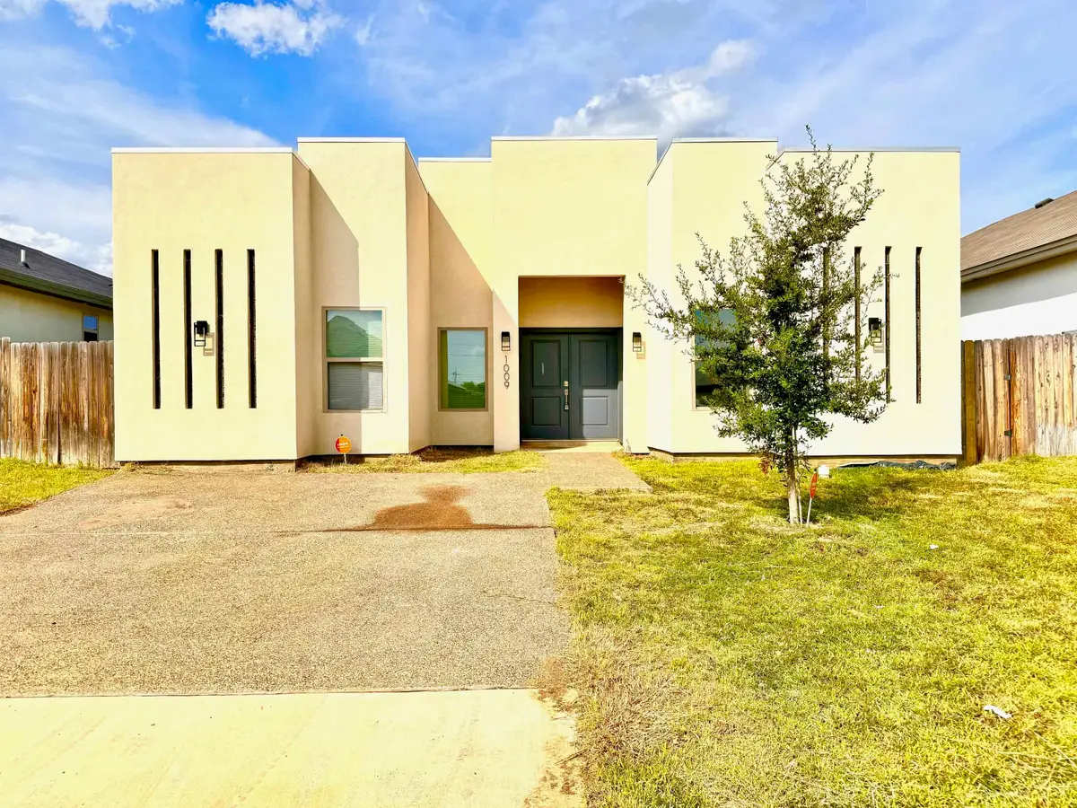 1009 La Muralla St, Laredo, TX 78046 - #1