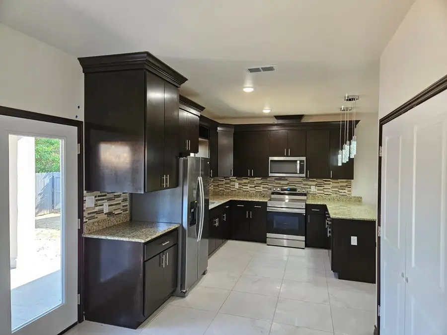 3901 Logan Ave, Laredo, TX 78041-5012 - #3