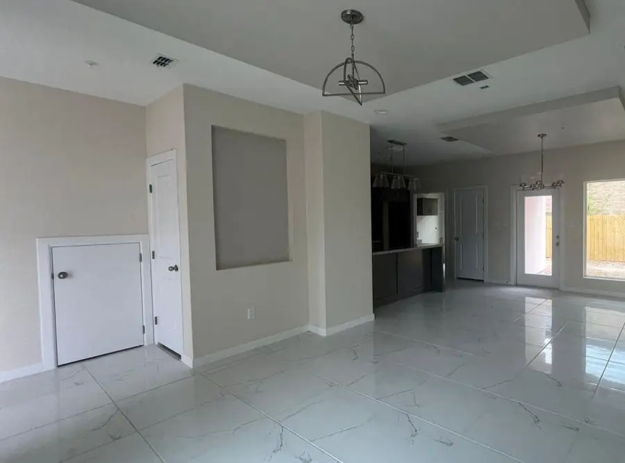 504 Gale Ct, Laredo, TX 78041 - Image #2